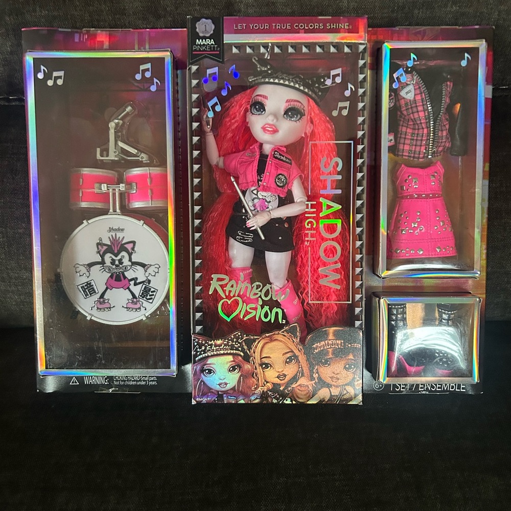 Shadow High Rainbow Vision Doll Set